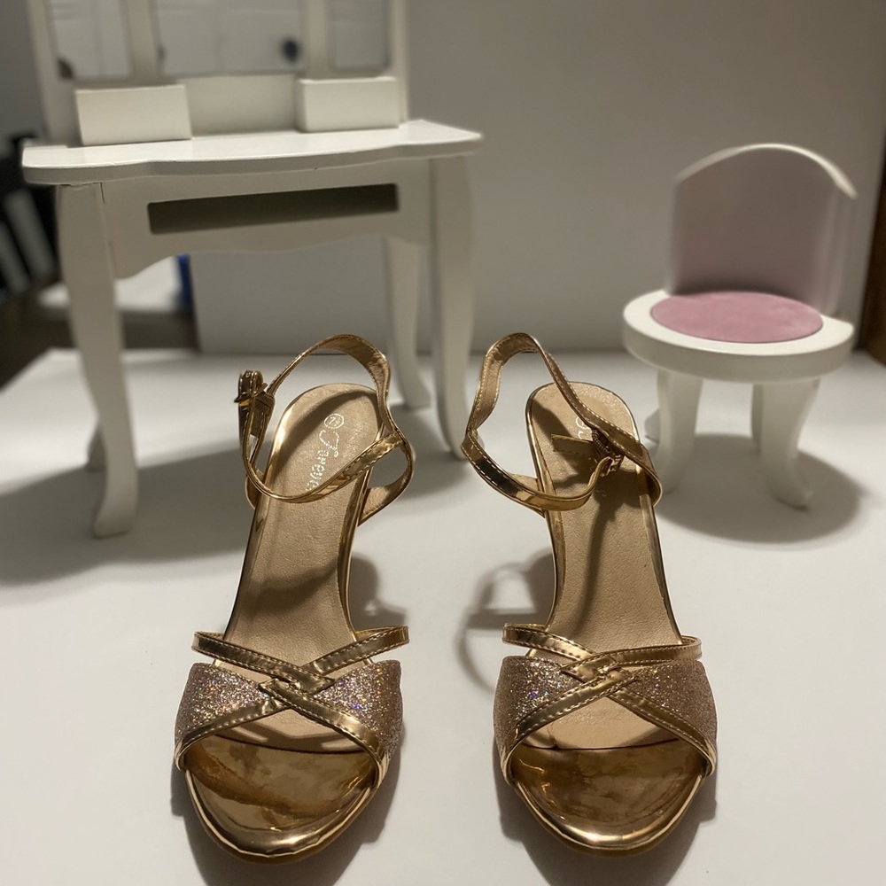ForeverVilla-04 Women's Glitter Metallic Ankle Strap Buckle Strap Heeled Sandals